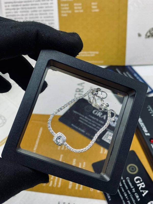 Diamond jewelry
